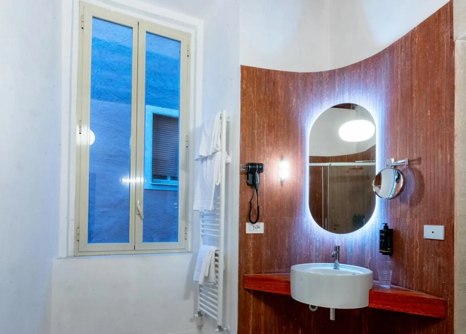 Albergo Abruzzi Roma 3*,  Itália